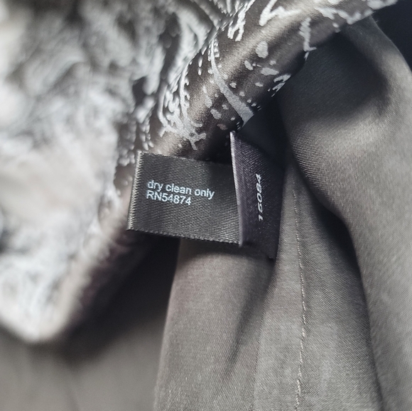 NWOT The Limited Silk V-Neck Black/ Gray Women's Top, Size M - Picture 9 of 12